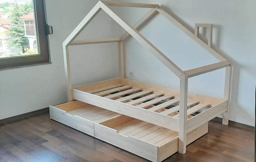 B4 Çatılı Doğal Montessori 