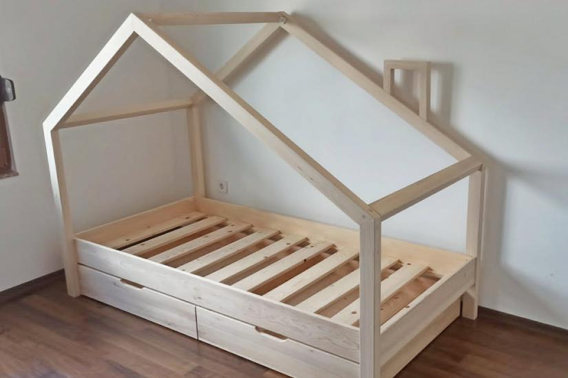B4 Çatılı Doğal Montessori 