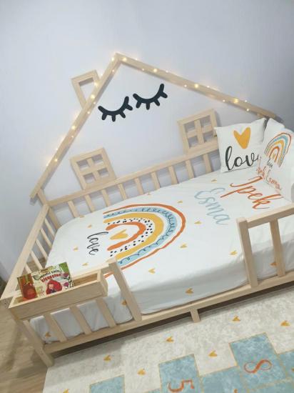 Montessori Yarım Çatılı Yatak