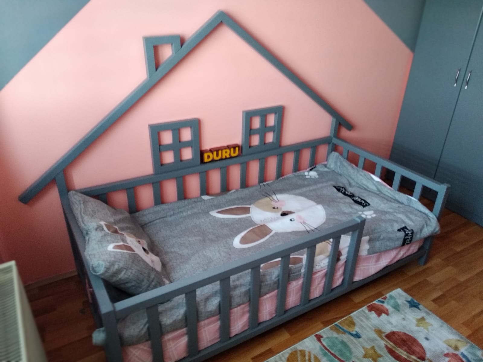 Montessori Yarım Çatılı Yatak Antrasit Gri 